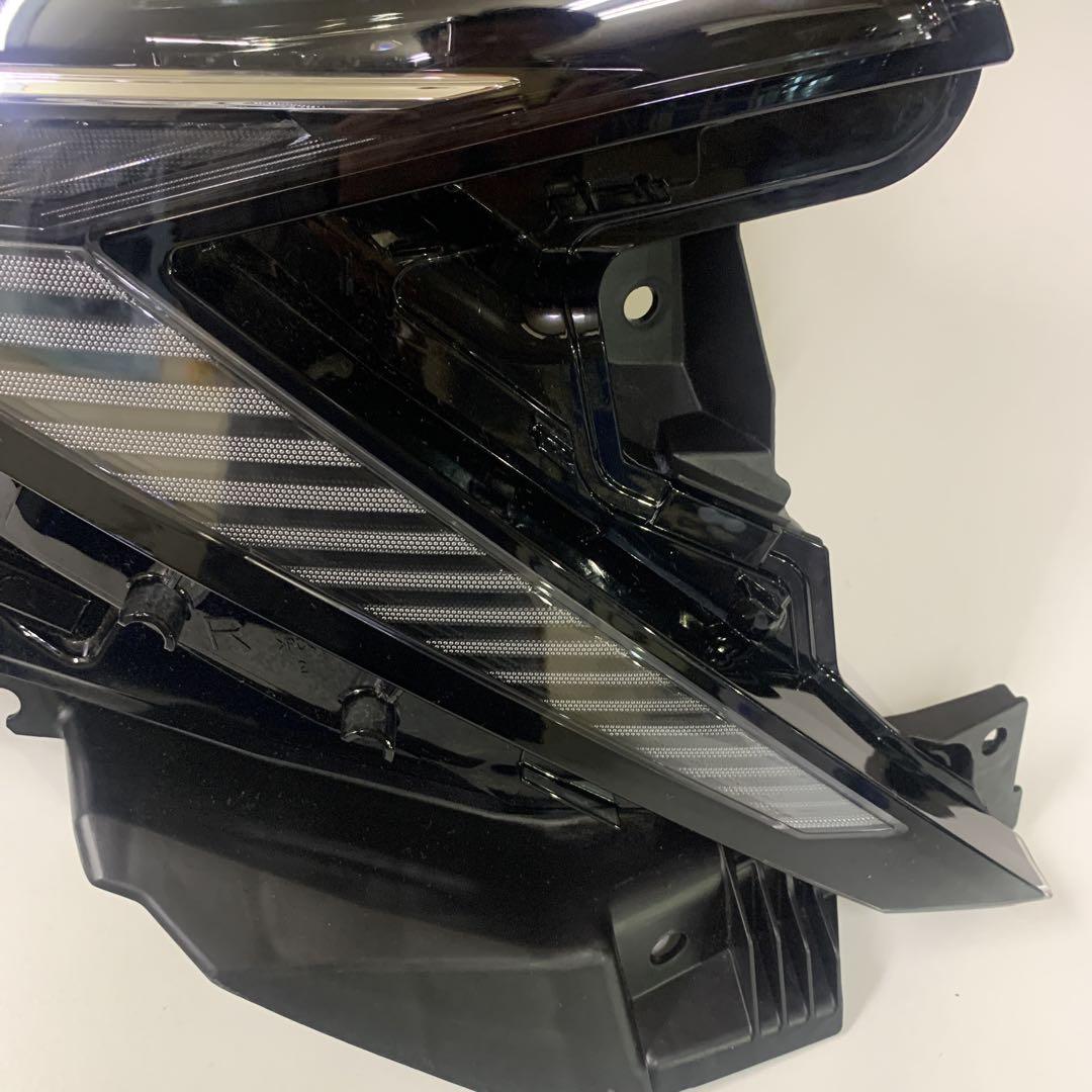 日産サクラ　LED右ヘッドライト