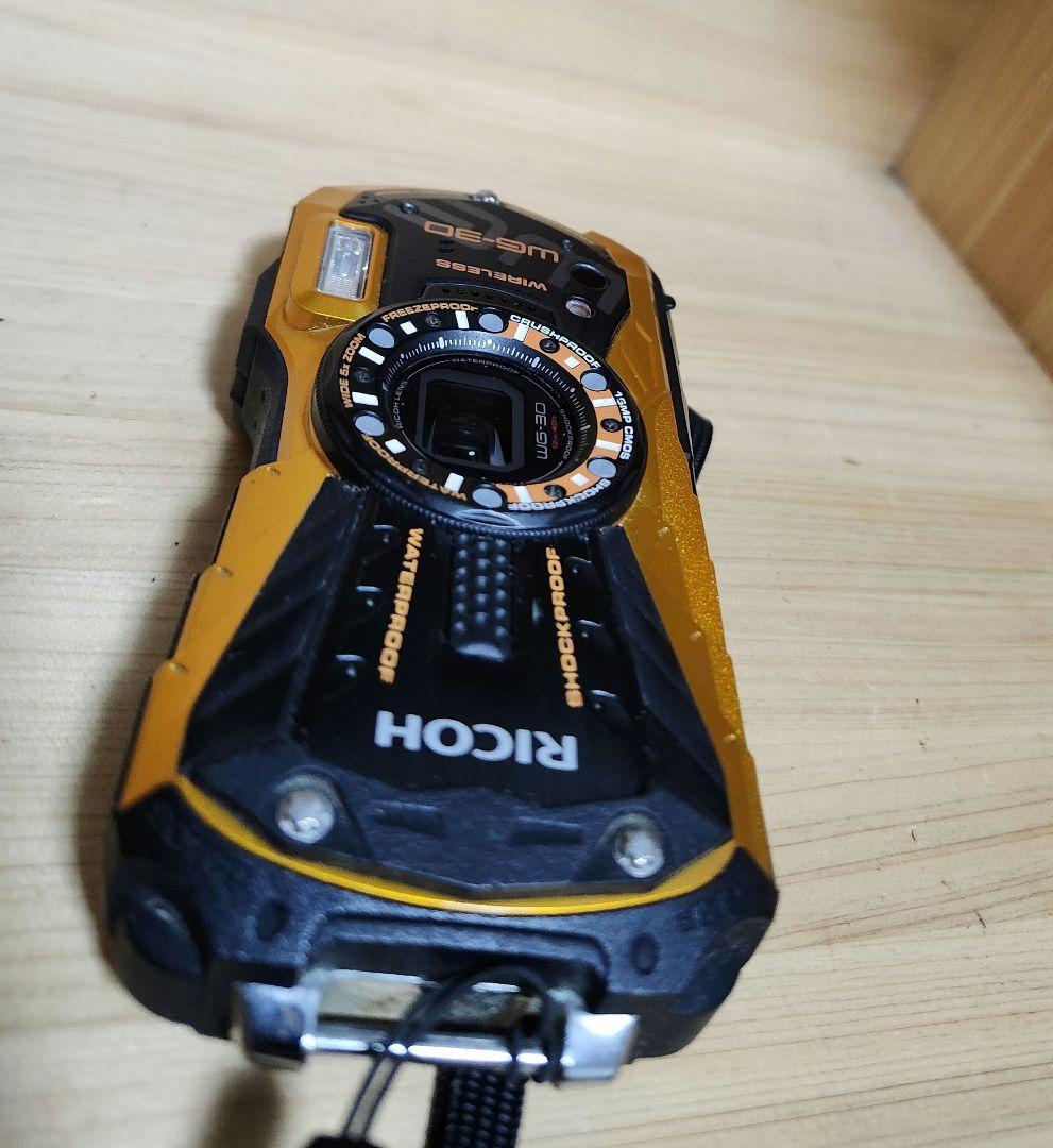 動作確認済み　RICOH 防水デジタルカメラ WG-30　オレンジ