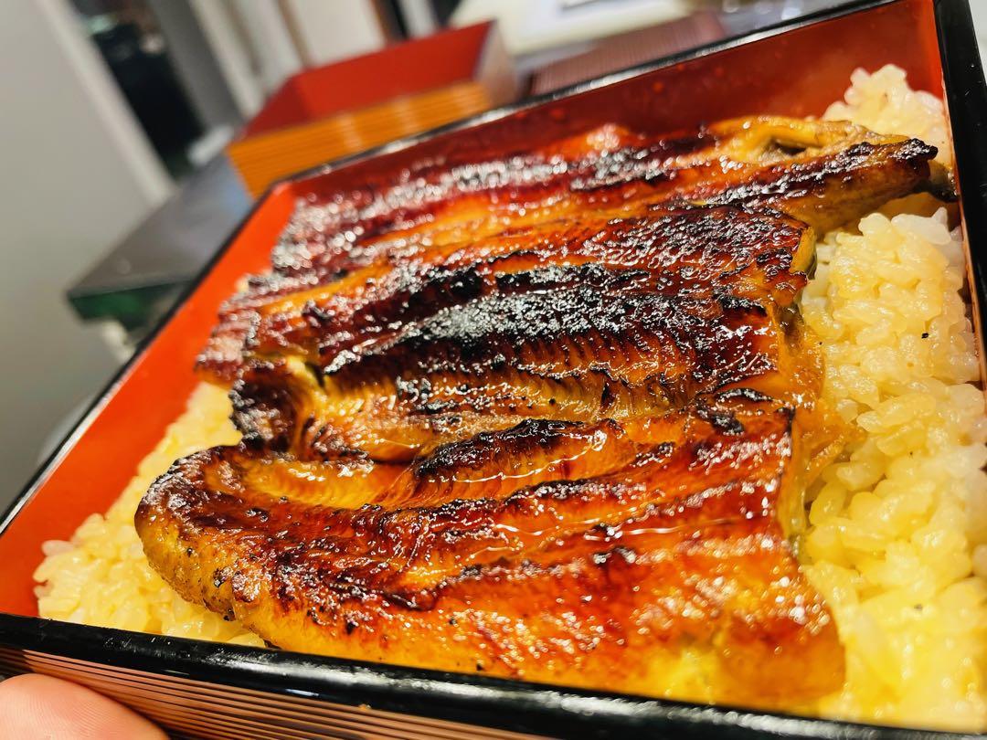 うなぎ蒲焼き大サイズ２尾(1/2を4p)真空冷凍品