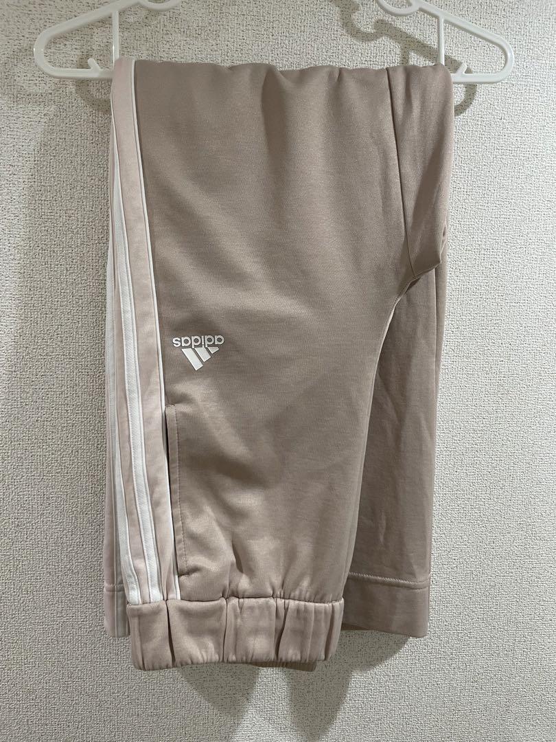 adidas トラックスーツ　EVE06 IC0391