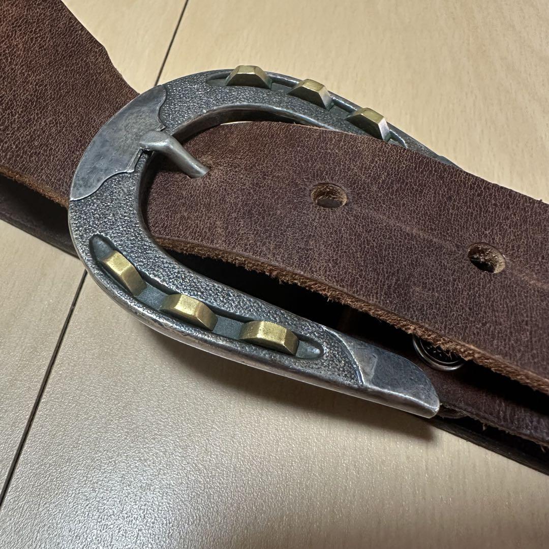 ファニー馬蹄型バックルレザーベルト　HORSESHOE BUCKLE