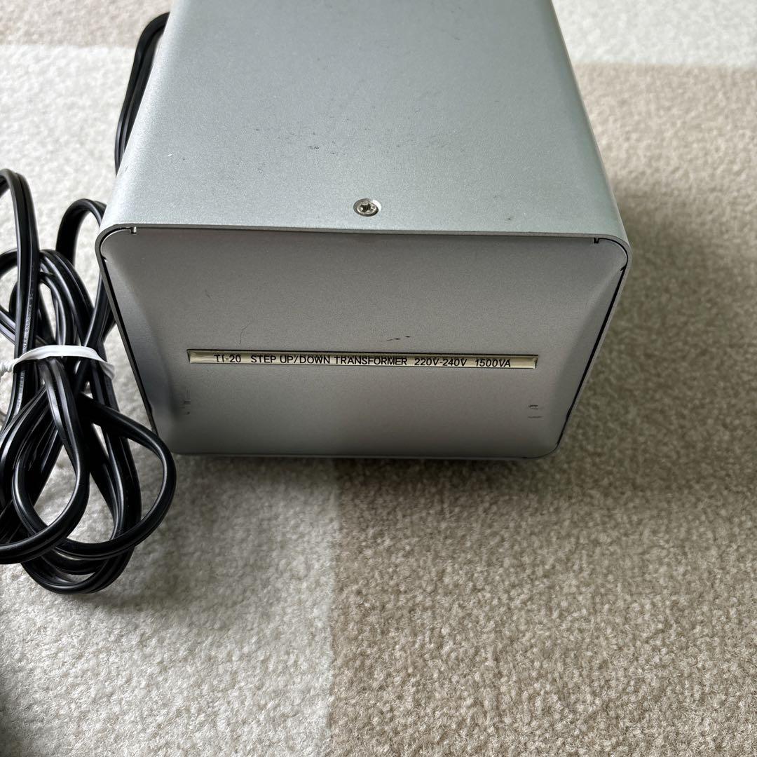 Amazon.co.jp: カシムラ(Kashimura) 海外国内用 変圧器 AC 220V