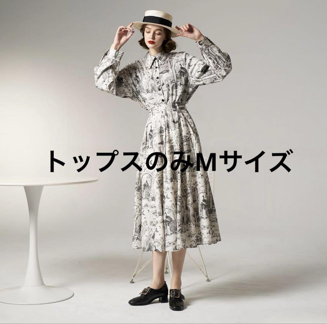 Tnewties 孔雀が裏庭にいる　トップス　Mサイズ