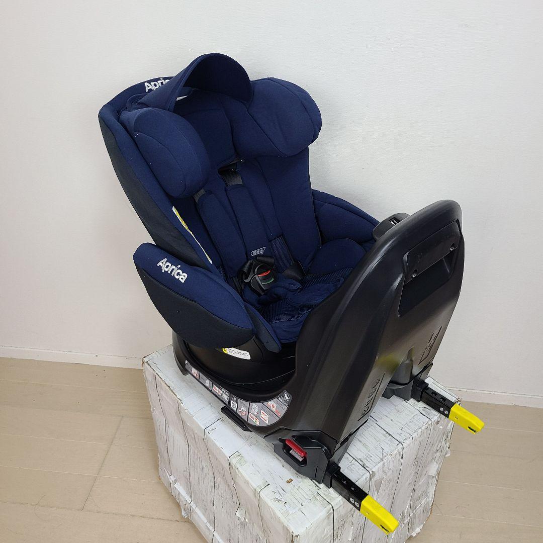 極美品　チャイルドシート　 ISOFIX　ベッド型　ジュニアシート