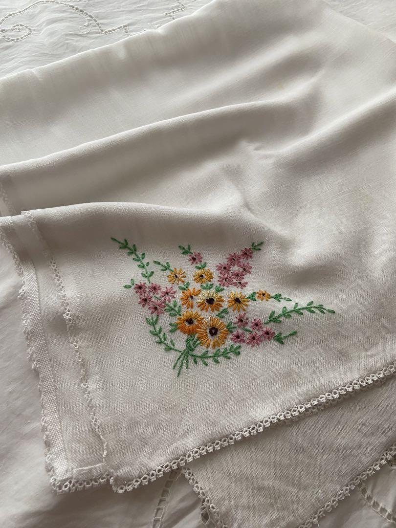 SALEஐ⋆*アンティーク・くったり〜花柄刺繍のクロス・フランス