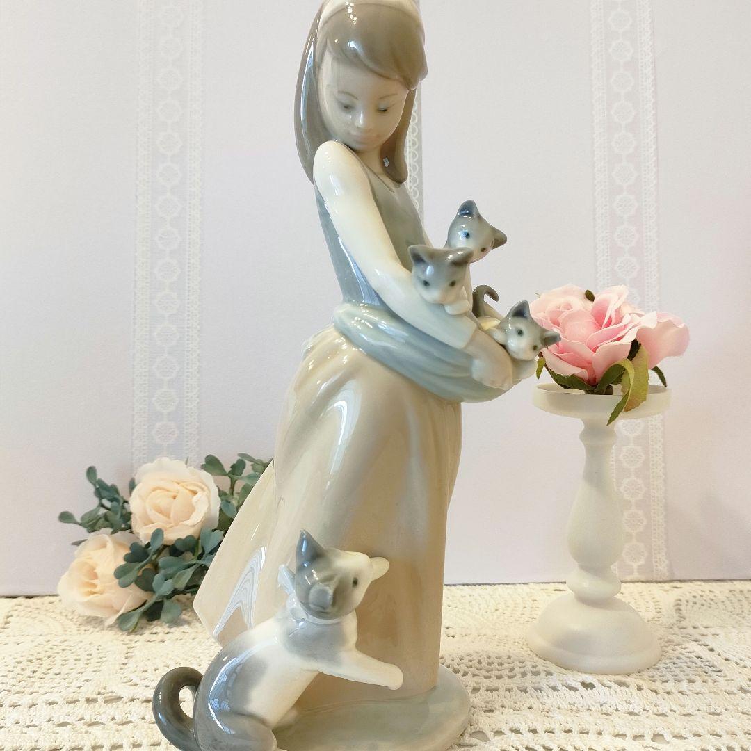 贅沢 【極美品】リヤドロ 置物 陶器 絶版品 「子猫たちをつれて