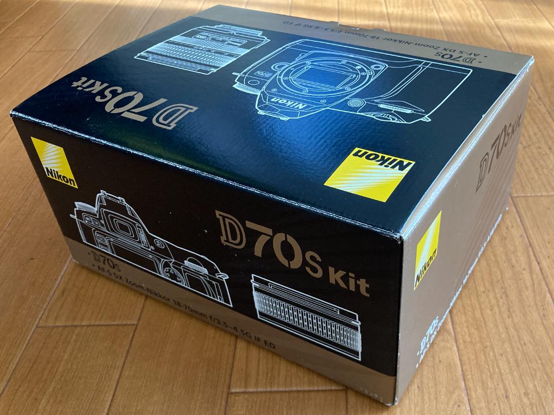 NIKON