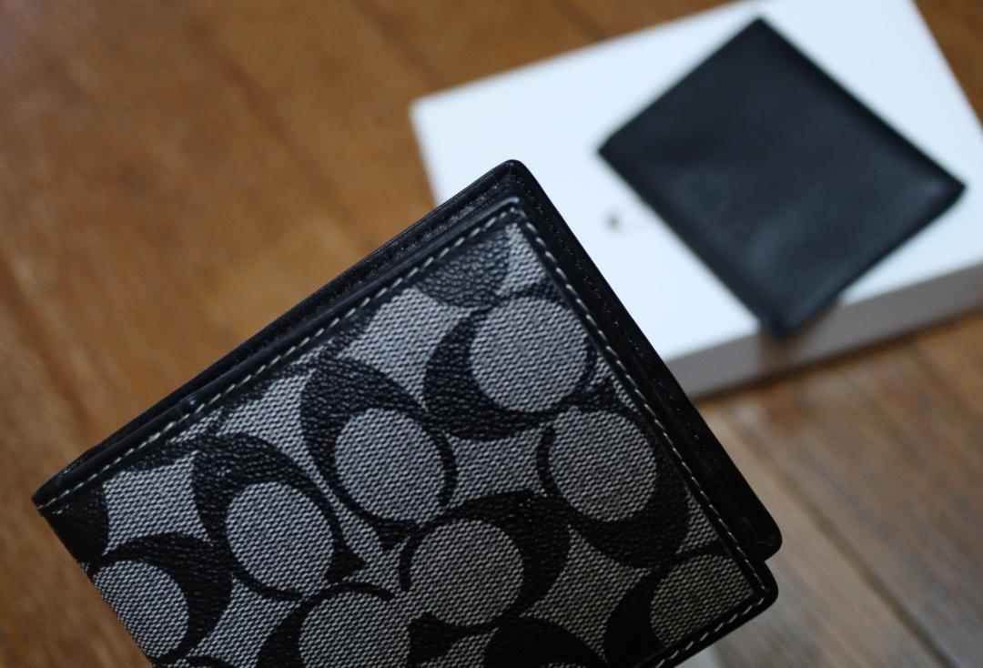 美品　COACH　コーチ　二つ折　財布（パスケース付き）