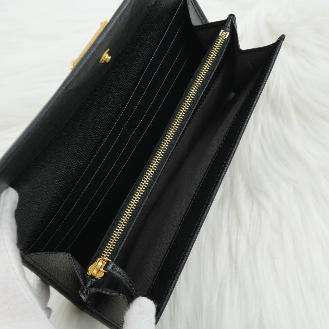 未使用品　箱付き　FENDI フェンディ　長財布　二つ折り　ロゴプレート　黒