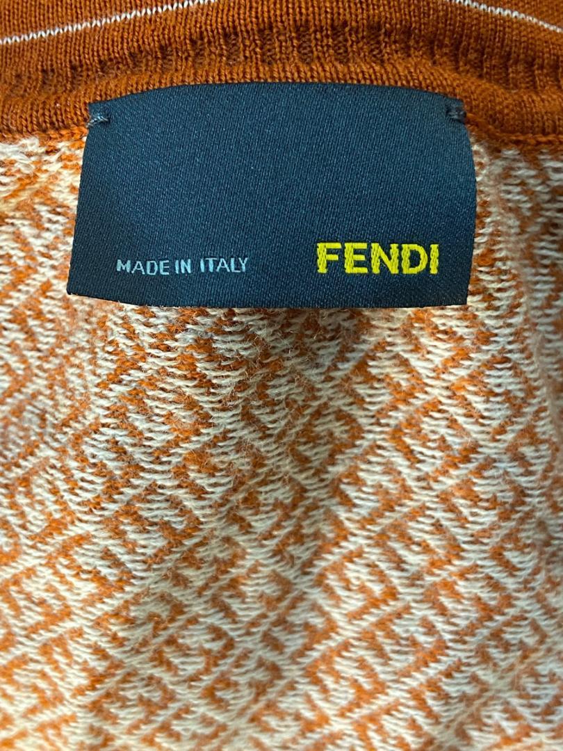 【FENDI】フェンディ　カーディガン　Lサイズ