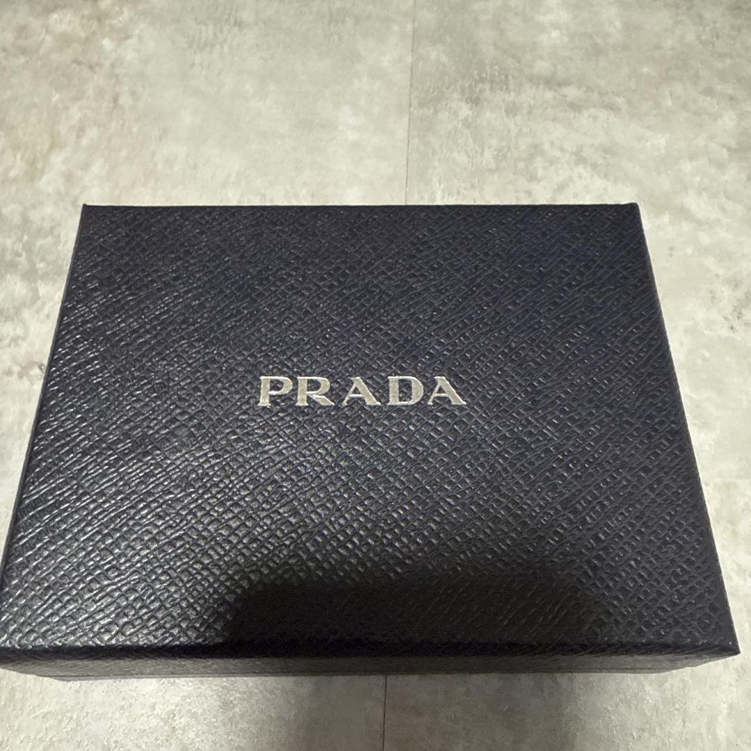 PRADA ブラック 三つ折り財布