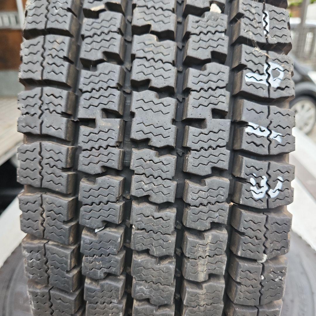 205/70R17.5 115/113 スタッドレス 2本セット 205/70R17.5 115/113 スタッドレス 2本セット