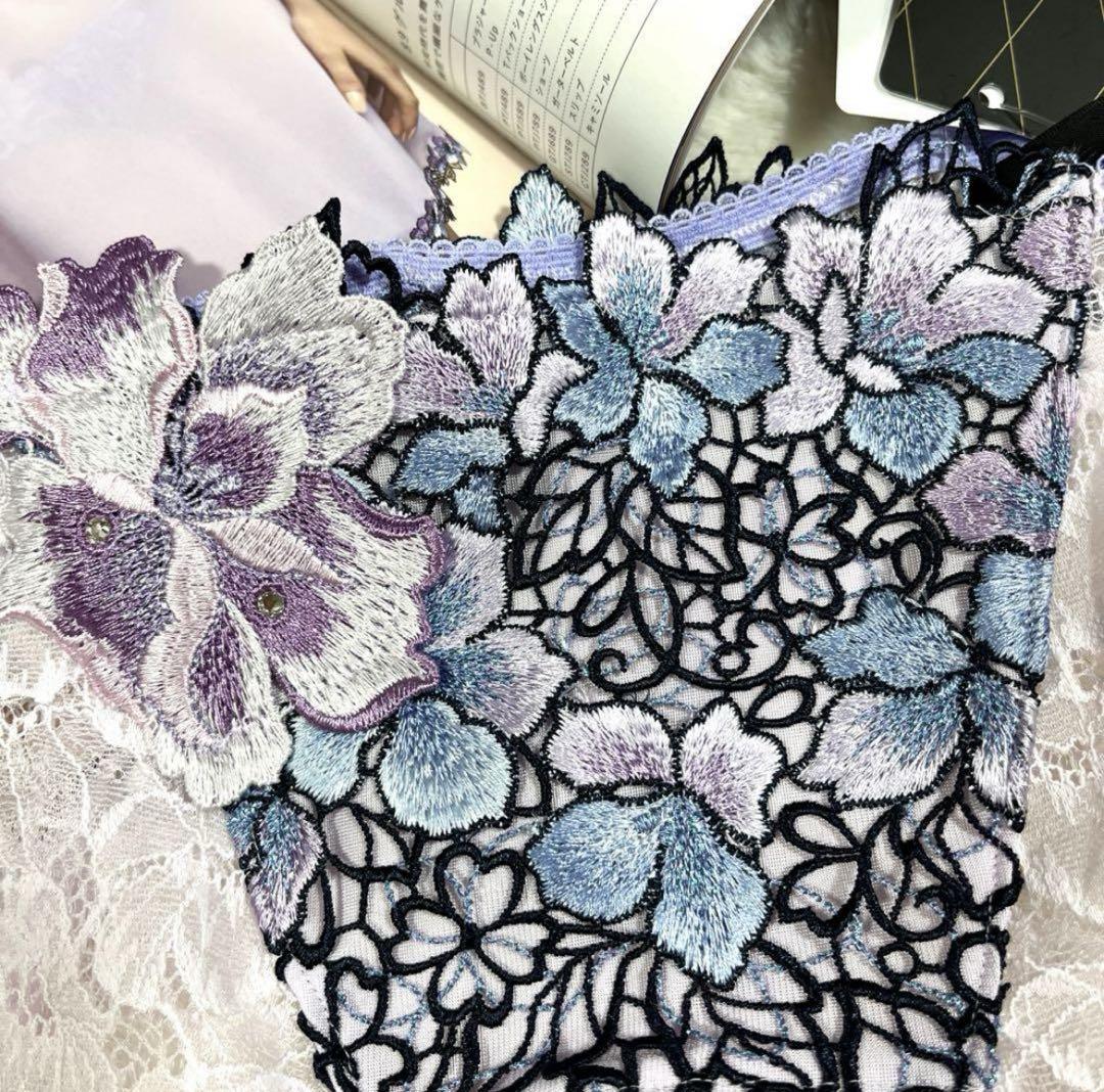 新品未使用 サルート 89Gラベンダー刺繍花柄ショーツ Mサイズ