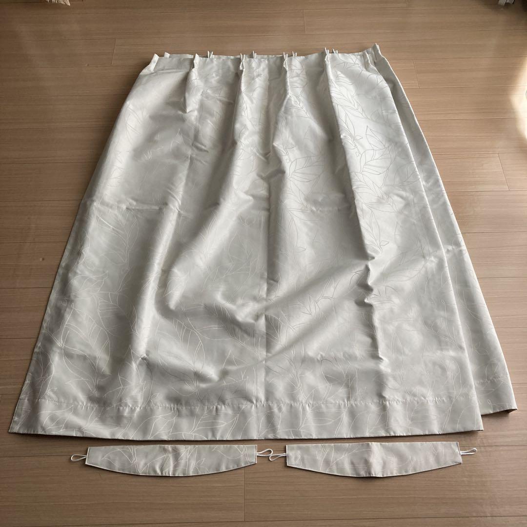 ニトリ　遮光1級・遮熱・遮音カーテン　リラアイボリー　幅150×丈135cm