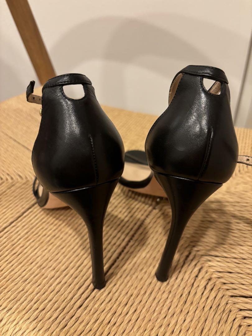 Stuart Weitzmanサンダル レザー ブラック アンクルストラップ