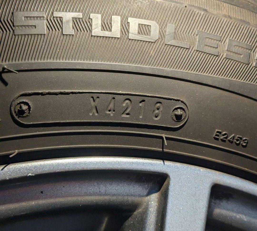 ④バリ溝18年製スタッドレスタイヤ185/65R15ウィンターマックス