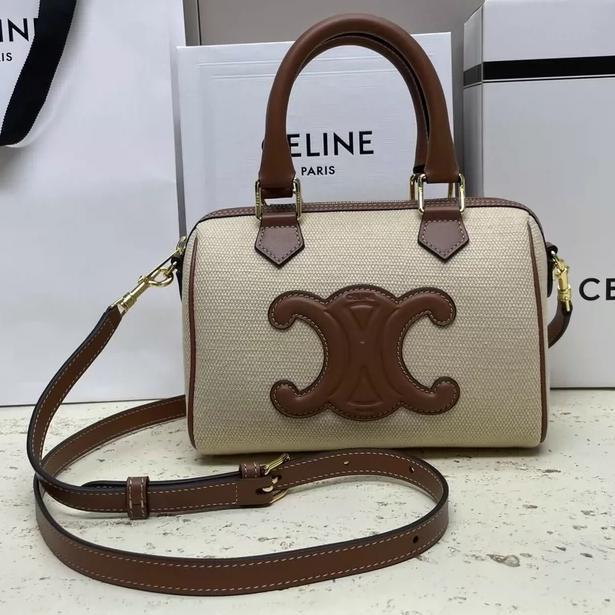 CELINE スモールボストン キュイル トリオンフ ベージュ セリーヌ スモール ボストン キュイル トリオンフ ブランド 高