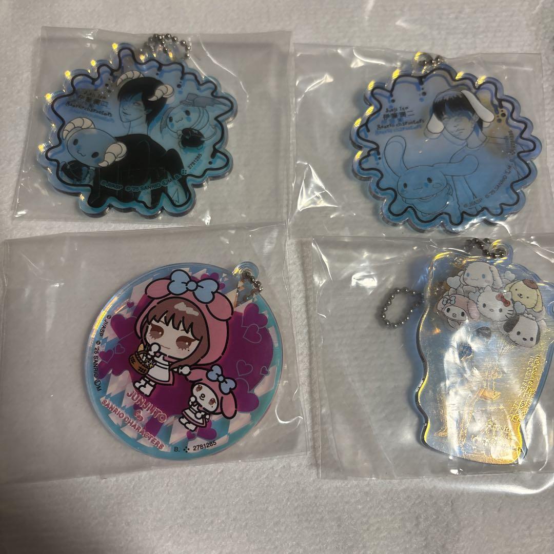 伊藤潤二×サンリオキャラクターズ アクリルチャーム 4点 - メルカリ