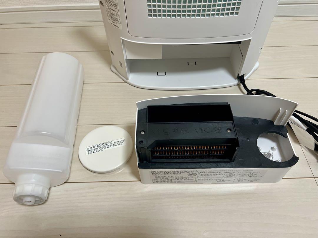 シャープ　セラミックファンヒーター HX-L120-W