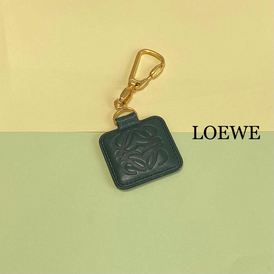日本最大のブランド ロエベ アナグラム ロゴ 本革 レザー キーホルダー LOEWE vintage - キーホルダー 日本最大のブランド ロエベ アナグラム ロゴ 本革 レザー キーホルダー LOEWE vintage - キーホルダー