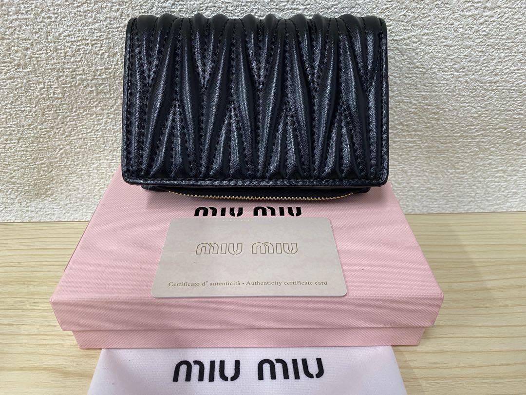 【新品・未使用】箱付きMIU MIU 二つ折り財布 マテラッセ ブラック