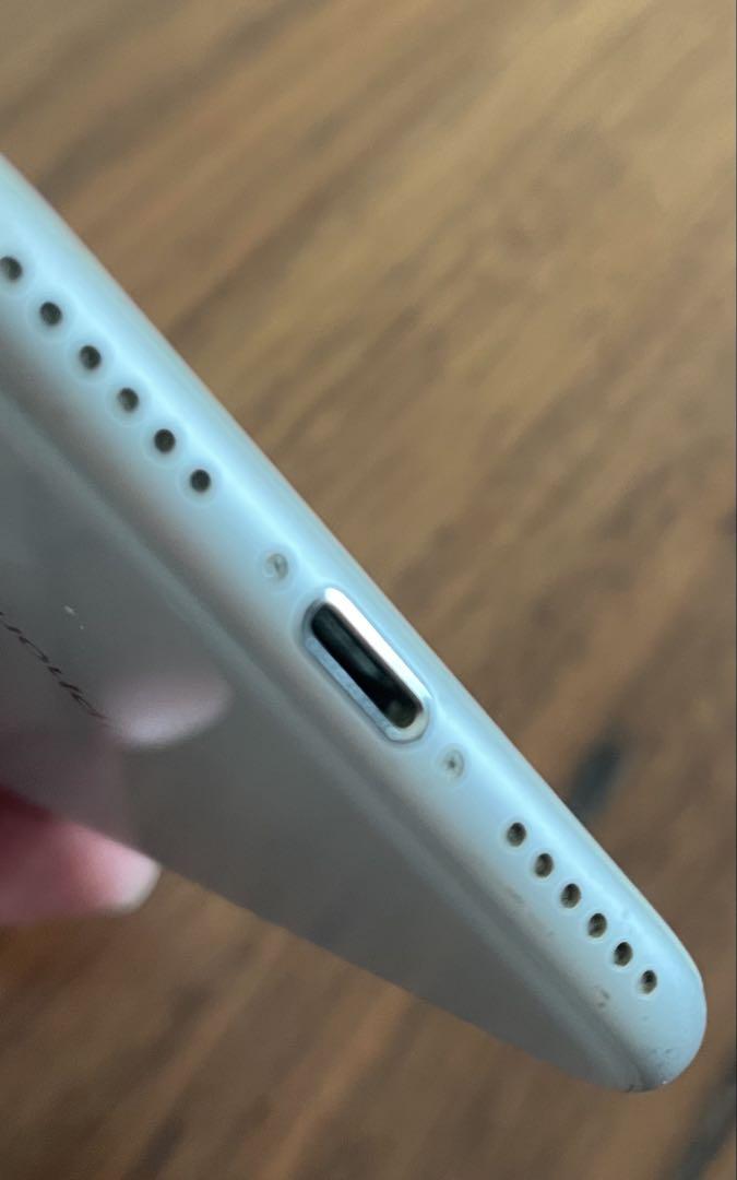 Apple iPhone 8 シルバー　本体