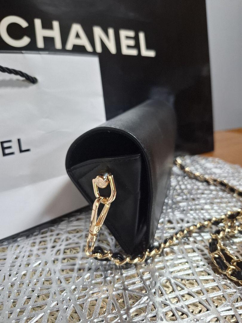 【特別送料無料！】 CHANEL シャネル ロゴマトラッセ サングラスケース 斜め掛け 小物 小物