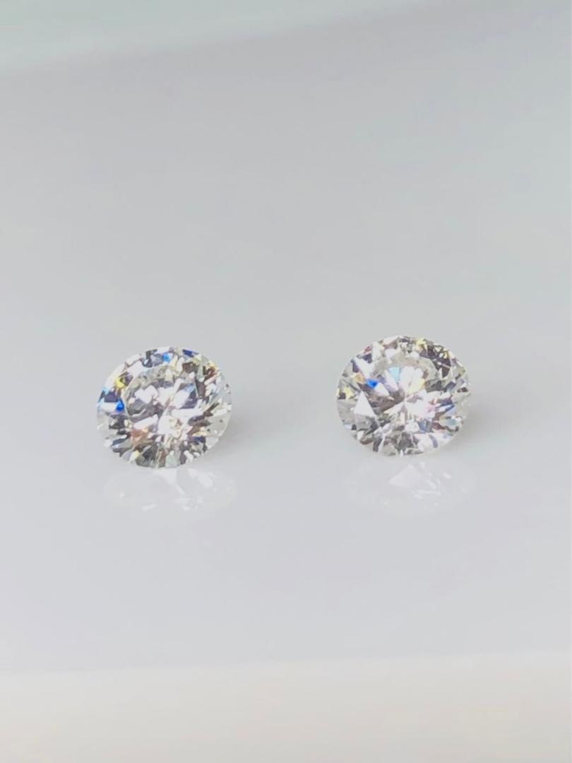 PT天然ダイヤモンドピアス 計0.6ct 鑑定書付き