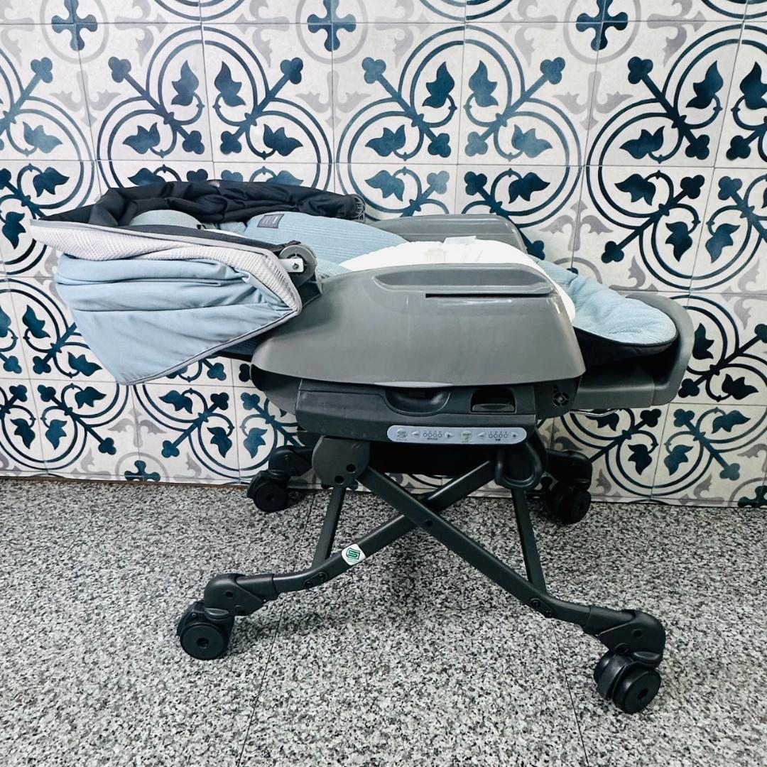 美品　Combi　コンビ　ネムリラ　AT+LS　電動スウィングベッド　チェア