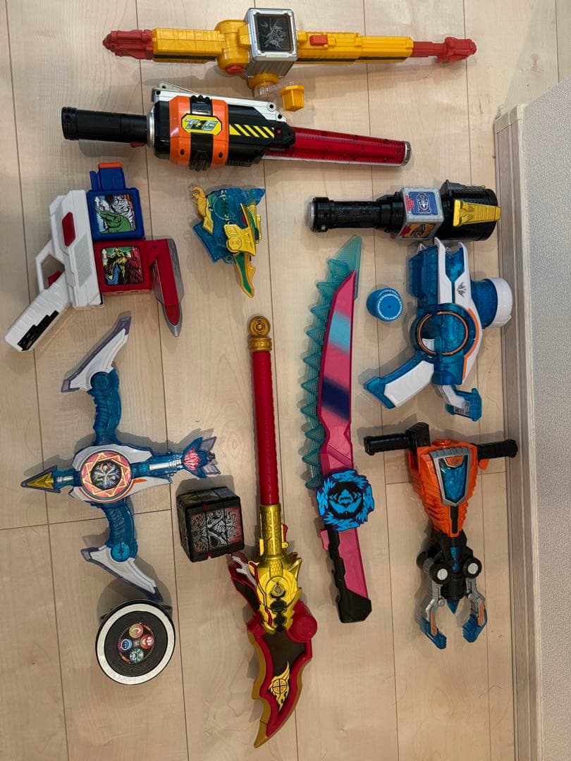 変身アイテム・武器 おもちゃセット 仮面ライダーゼッツ』変身アイテムの「DXライダーカプセム」や
