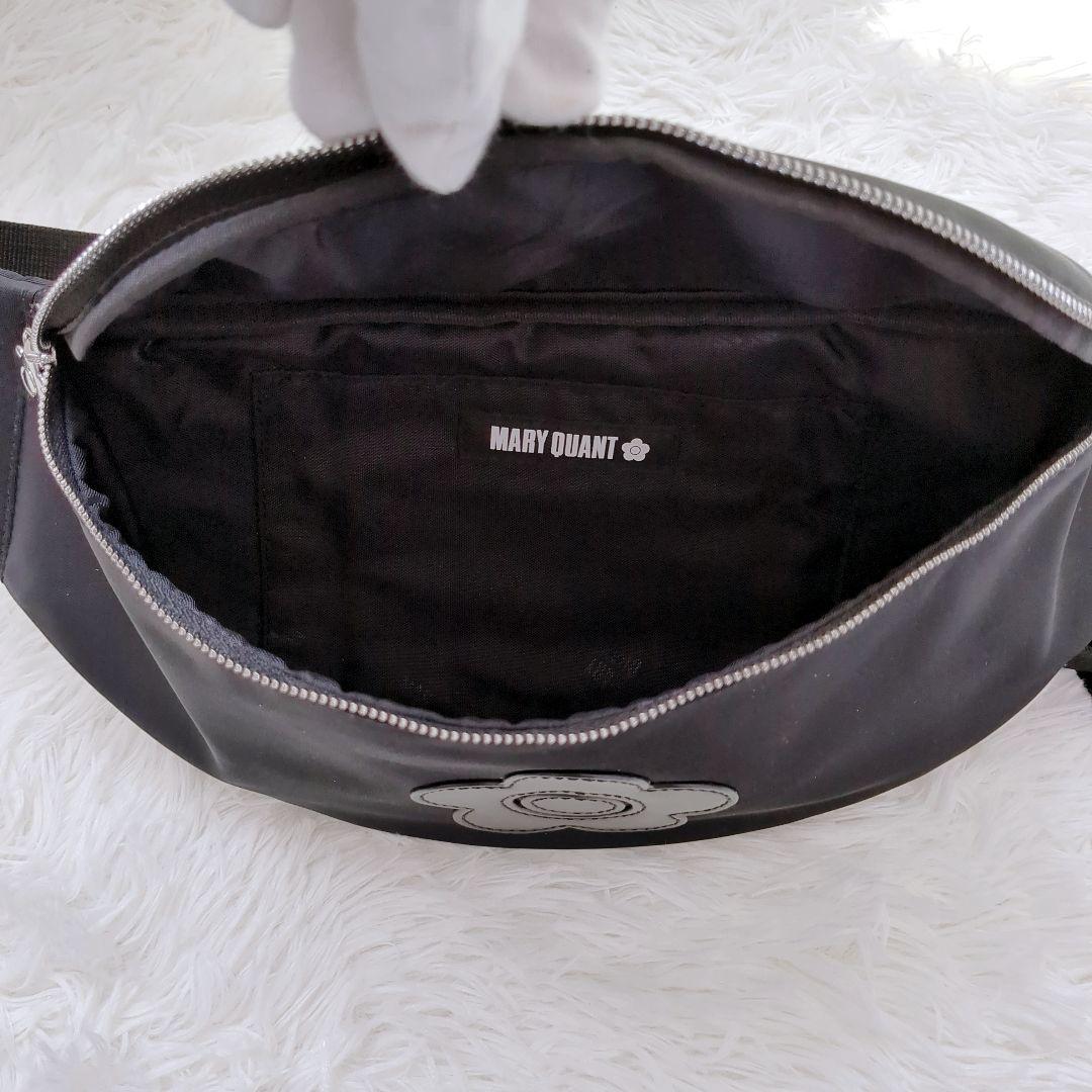 【美品】MARY QUANT   ボディバッグ　ナイロン　ブラック 未使用級✨️MARY QUANT ナイロンボディバッグ ウエストバッグ