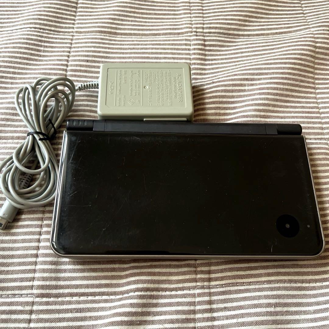 Nintendo DSi LL 本体
