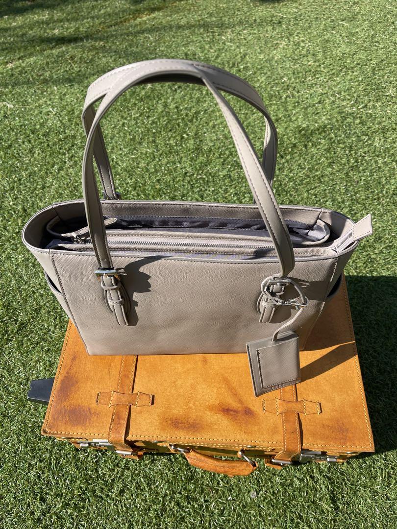 新品 定価1.7万 ELLE エル ビジネストート 就職活動 新入社 肩掛け可能