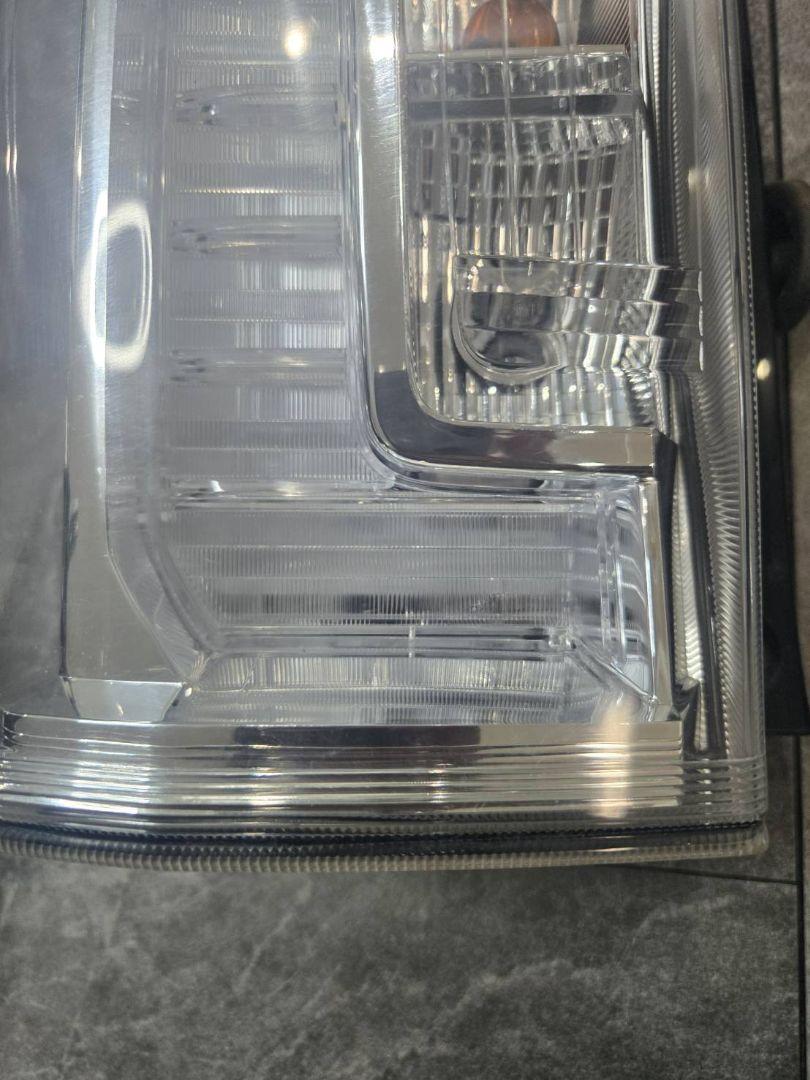 LA600S　ダイハツ　タントカスタム　テールランプ