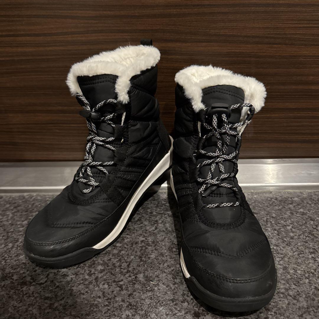 SOREL 内側ボアブラックスノーブーツ