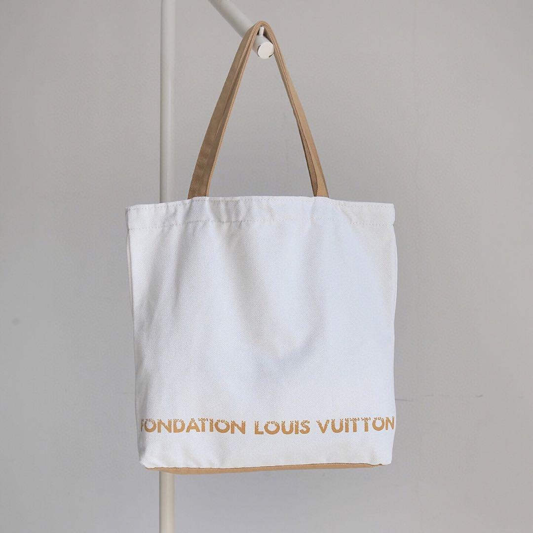 Fondation Louis Vuitton　ルイヴィトン　 トートバッグ正規