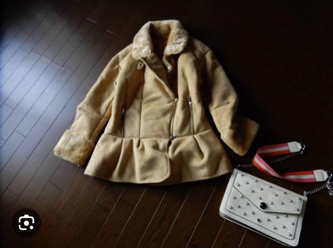 【美品】FRAY I.D/フレイアイディフェイクムートンペプラムコート
