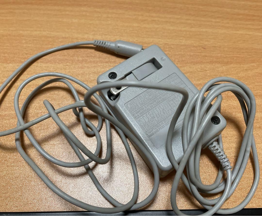 3DS本体（充電器、SDカード、タッチペン付属）
