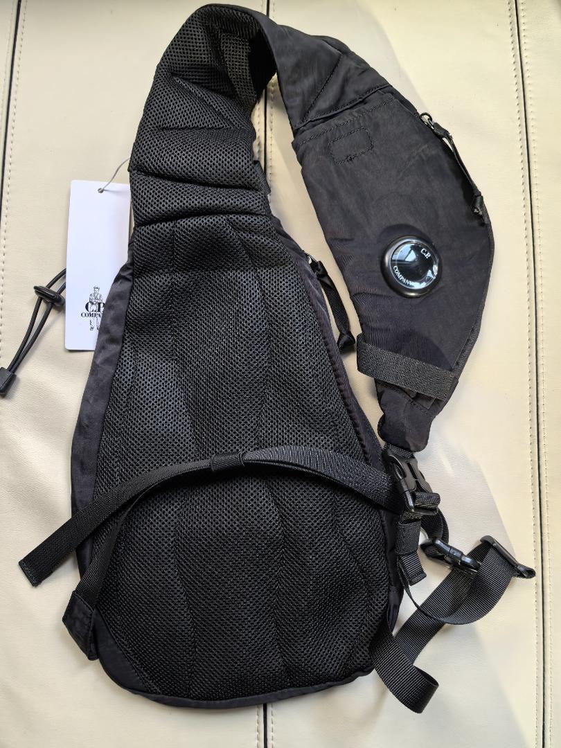 cp company シーピーカンパニー レンズショルダーバッグ ブラック cp company シーピーカンパニー レンズショルダーバッグ