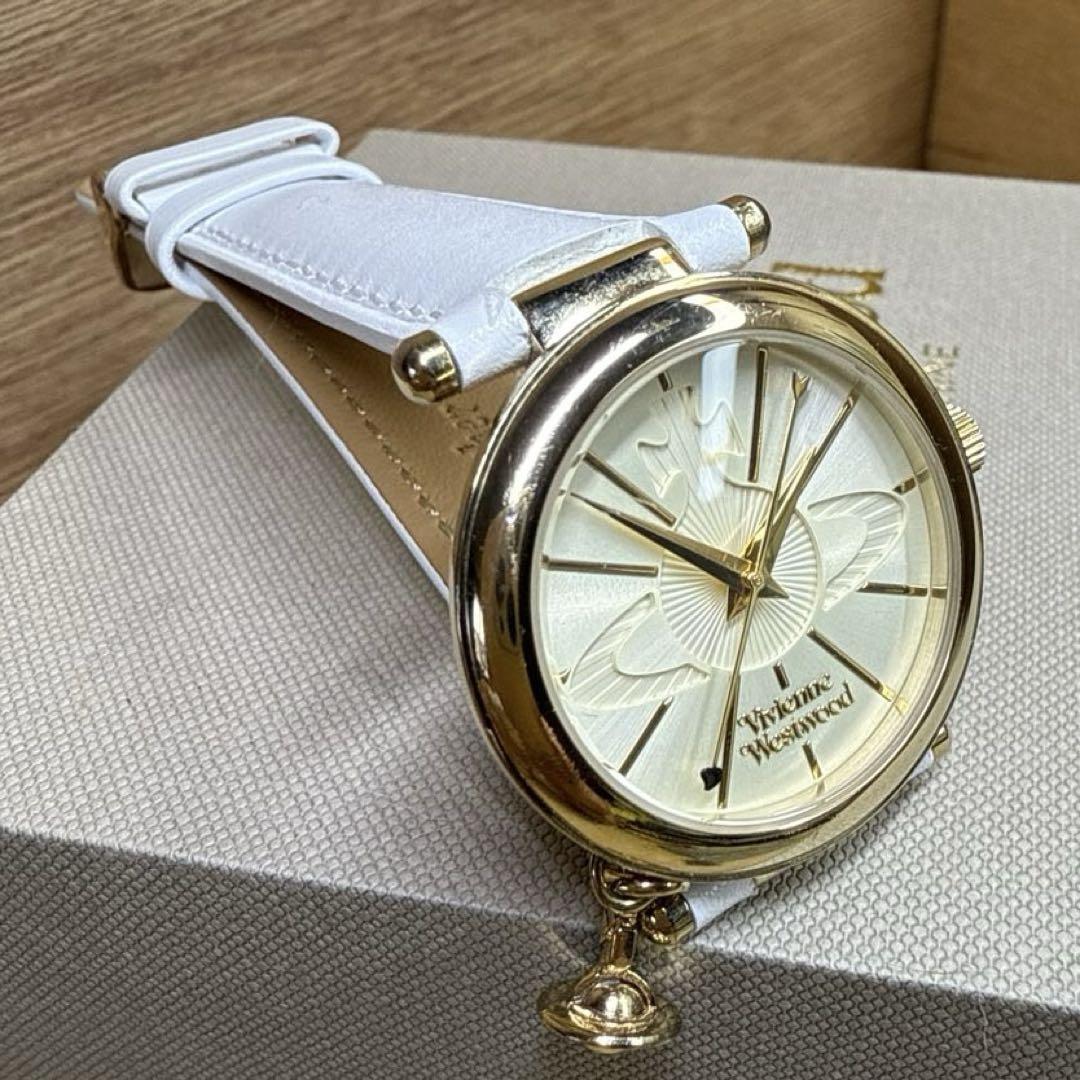 腕時計 Vivienne Westwood ビビアンウエストウッド チャーム付き
