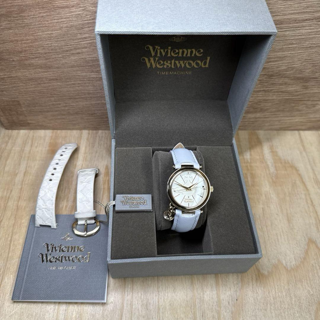腕時計 Vivienne Westwood ビビアンウエストウッド チャーム付き