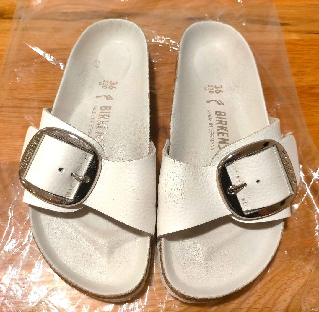 発掘 - 新登場ブランド BIRKENSTOCK マドリッド Madrid ビッグバックル 白 36 - メルカリ 靴