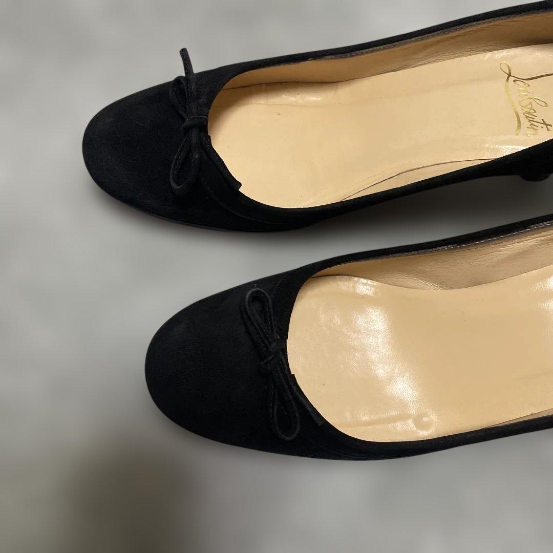 Christian Louboutin 黒 リボン付きパンプス CHRISTIAN LOUBOUTIN 黒いスエードリボン付きパンプス - メルカリ