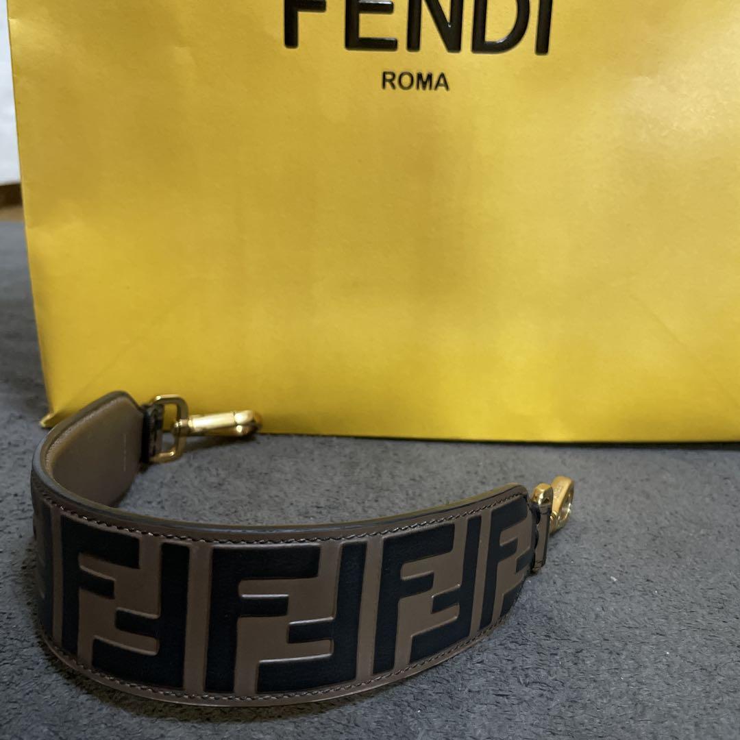 FENDI FFロゴ バッグストラップ　デパート購入　フェンディ　美品