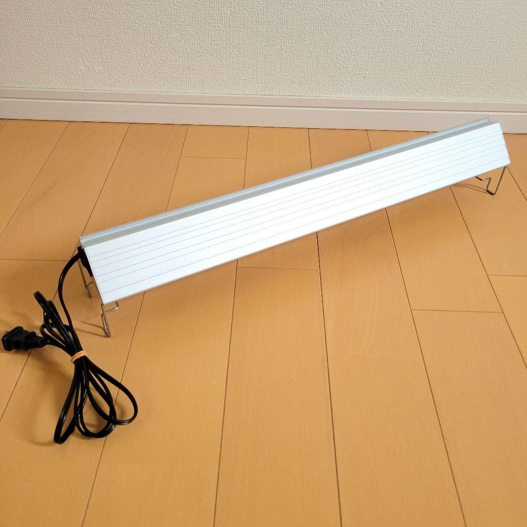 アクロ　トライアングル　LED　VIVID 600