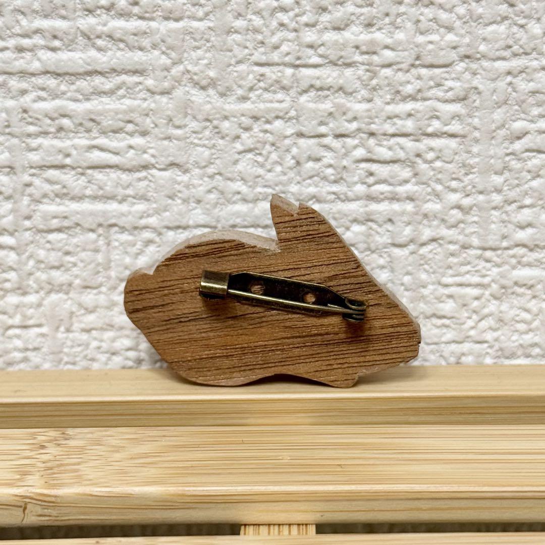 KIYATA 木製 うさぎ ブローチ KIYATA 木製 うさぎ ブローチ - メルカリ