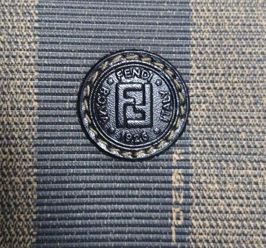 【ほぼ未使用】FENDI 二つ折り財布 札入れ ペカン メンズ 正規品