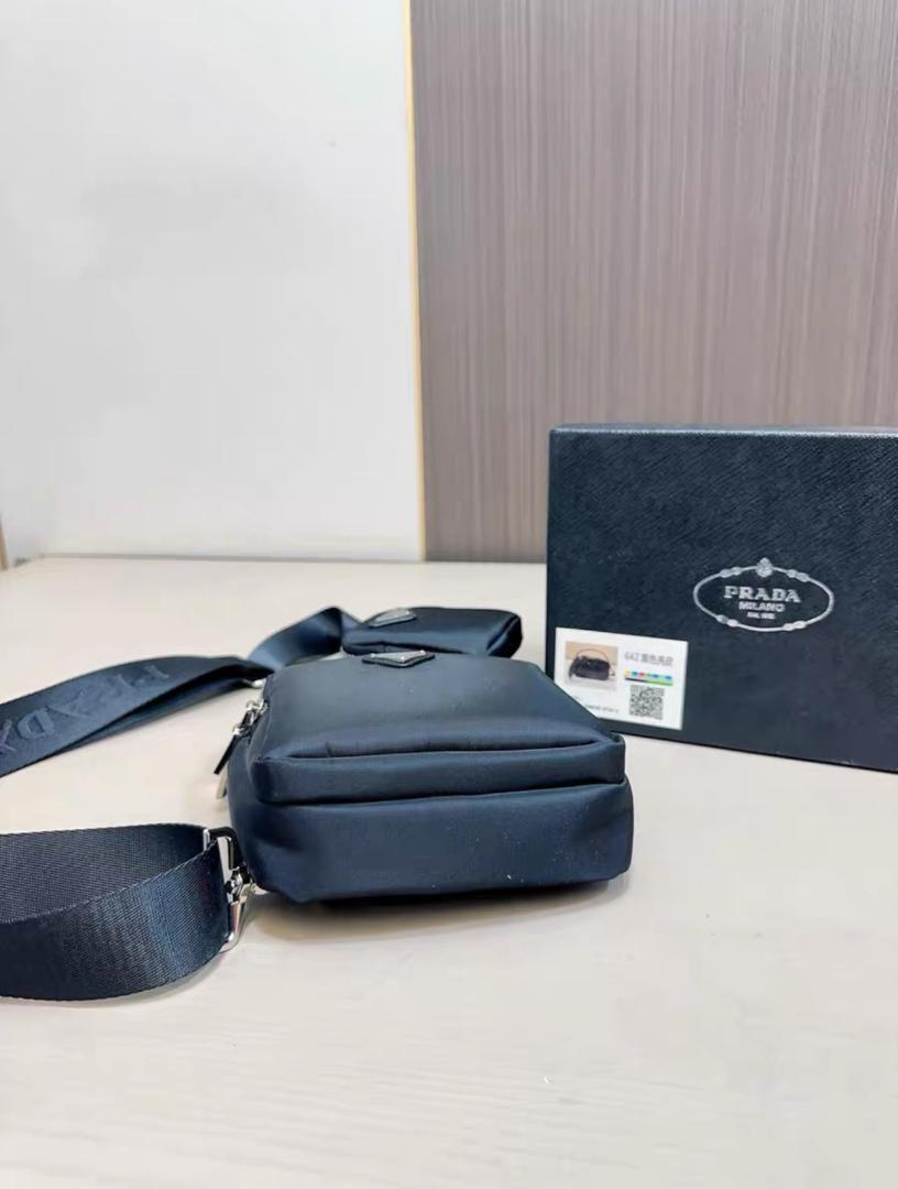 PRADA ブラック スリングバッグ A4対応 極美品】PRADA ブラック スリングバッグ *** - メルカリ