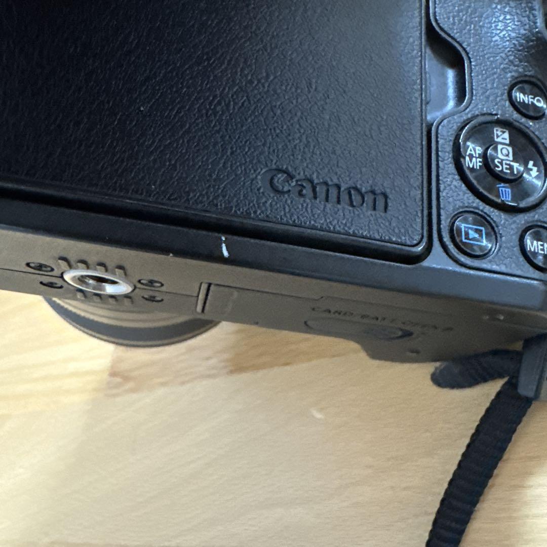 Canon EOS kiss m ミラーレスカメラ 本体