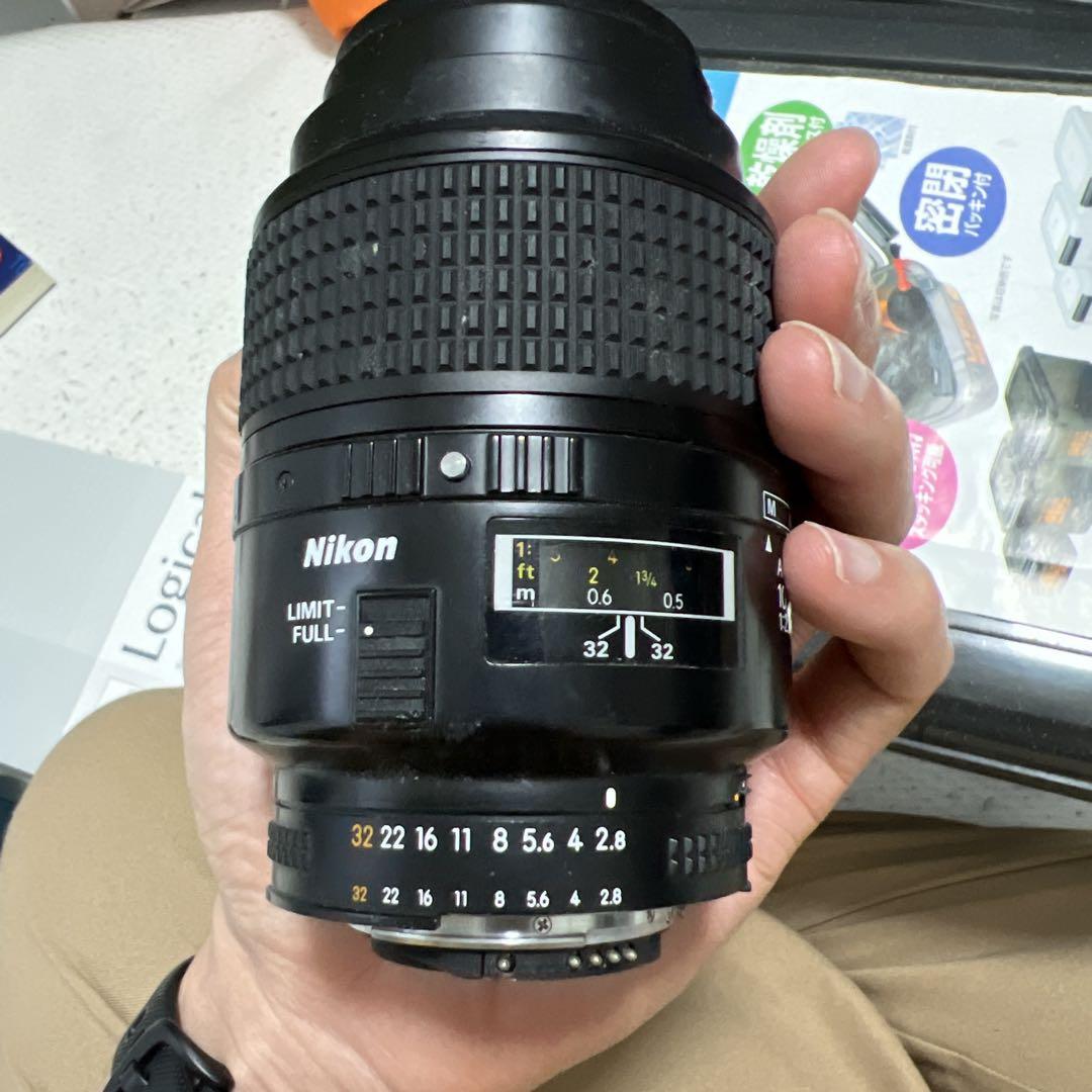 ニコン AF MICRO NIKKOR 105mm f/2.8 D